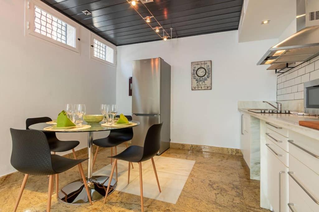 Апартаменти Becas Alameda Duplex By Valcambre Севілья Екстер'єр фото